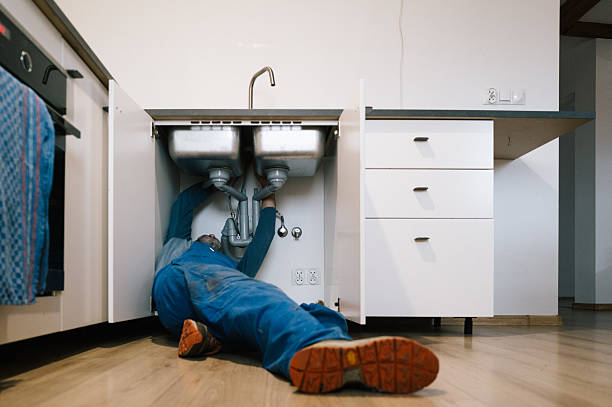Professional Leak Detection technician working in Shorewood, WI